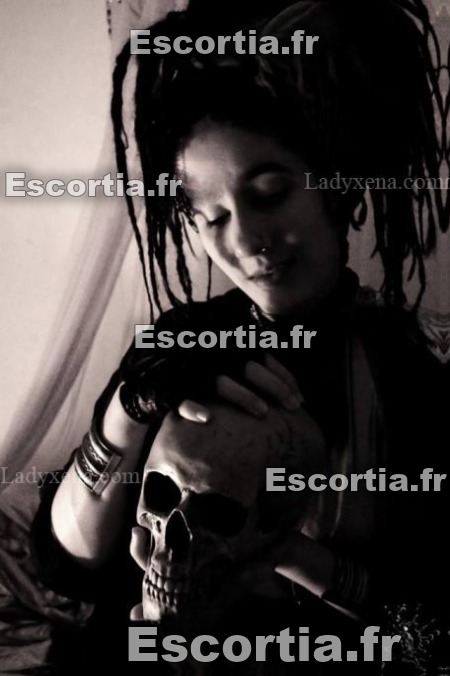 Sorciere7Isis photo 4