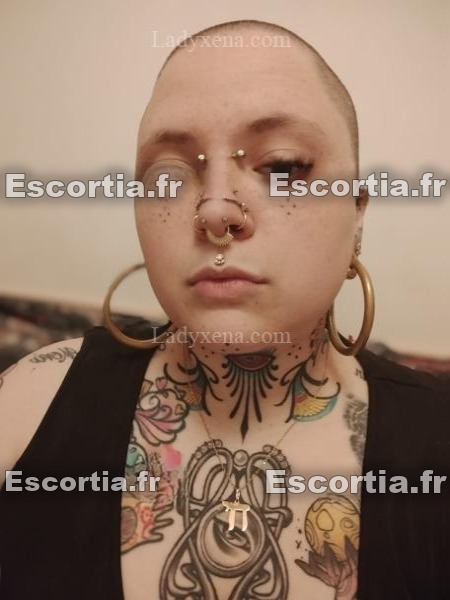 Tattoogirl escort Paris