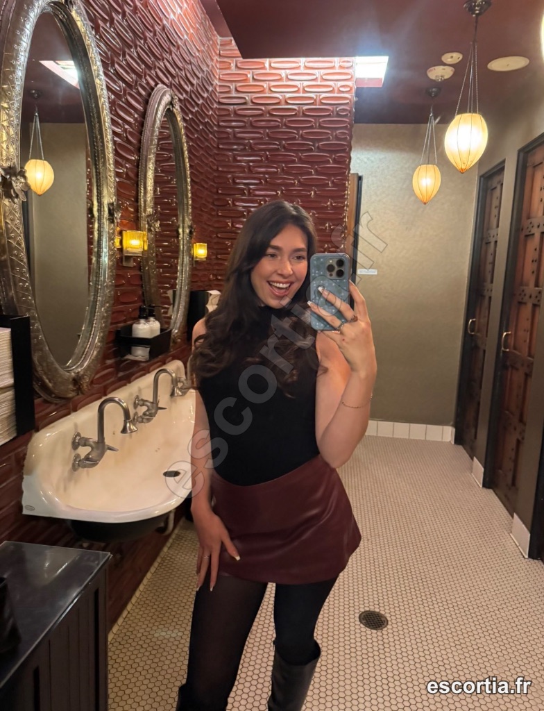 Sandra6 photo 5